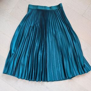 H&M Teal Pleated Midi Skirt